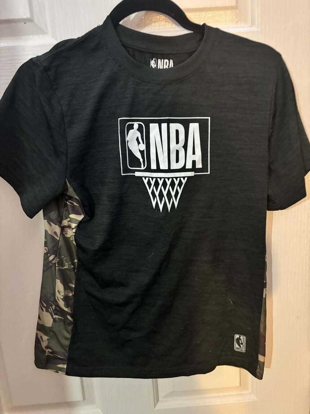 NBA Youth Boys Black Camo Side Panel Short Sleeve Graphic T-Shirt Size 14-16